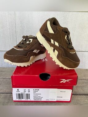 Reebok Baby Classic Athletic Shoes Brown Cream Suede Low Top Sneaker in Box Sz 4